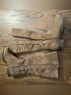 Global Win Lace-Up Boots
